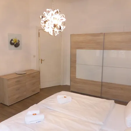 Dahlie & Nelke Berlin