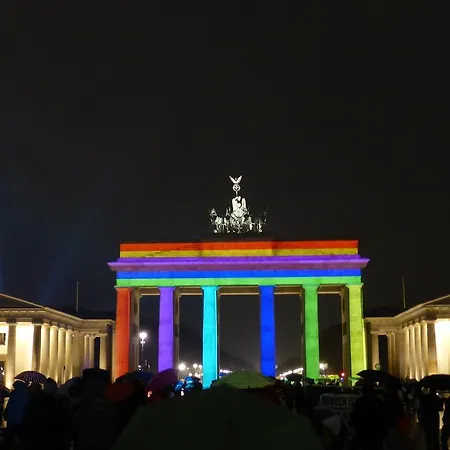 מלון דירות Dahlie & Nelke 3*