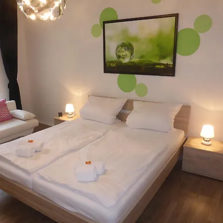 Apartmanhotel Dahlie & Nelke *